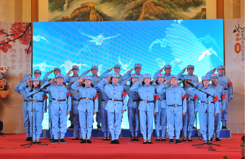 第二篇章《紅色之旅》。博源集團(tuán)聯(lián)隊(duì)選送的紅歌合唱《軍民大生產(chǎn)》、《走向復(fù)興》，鏗鏘有力、氣勢(shì)雄渾，整齊劃一的歌聲唱出對(duì)祖國的敬意，對(duì)博源執(zhí)著的信念，博得在場(chǎng)觀眾的陣陣掌聲。