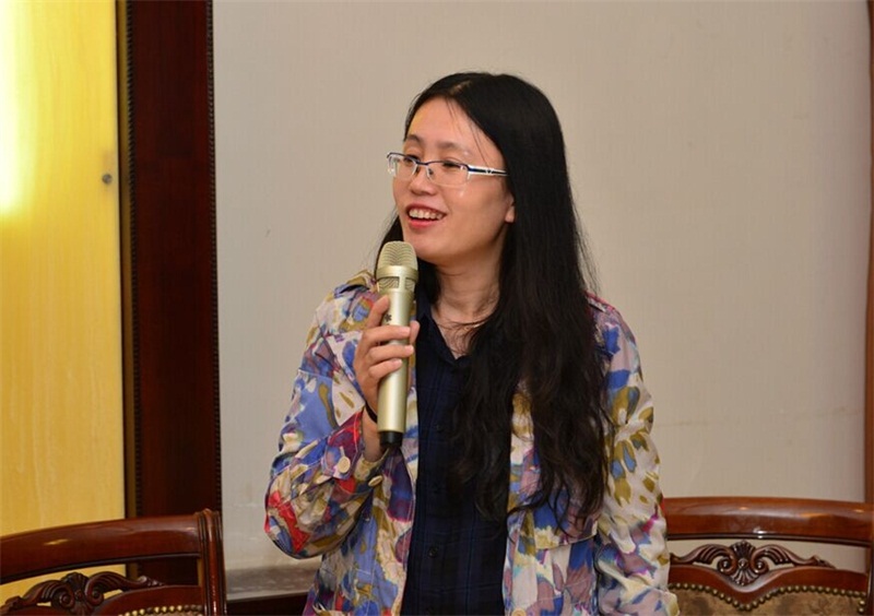 晚宴上集團人力資源部總經理華陽致辭