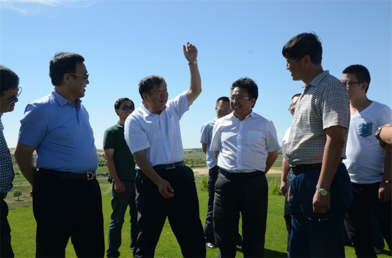 介紹博源在烏審召工業園的生態建設體會