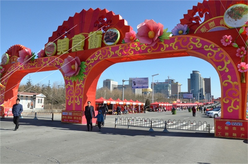 集團冠名的美食街門燈02