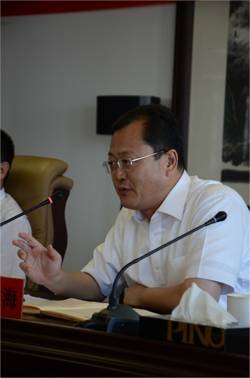 博源集團(tuán)總裁賀占海與新員工親切交流2