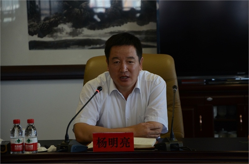博源集團(tuán)副總裁楊明亮與新員工親切交流2