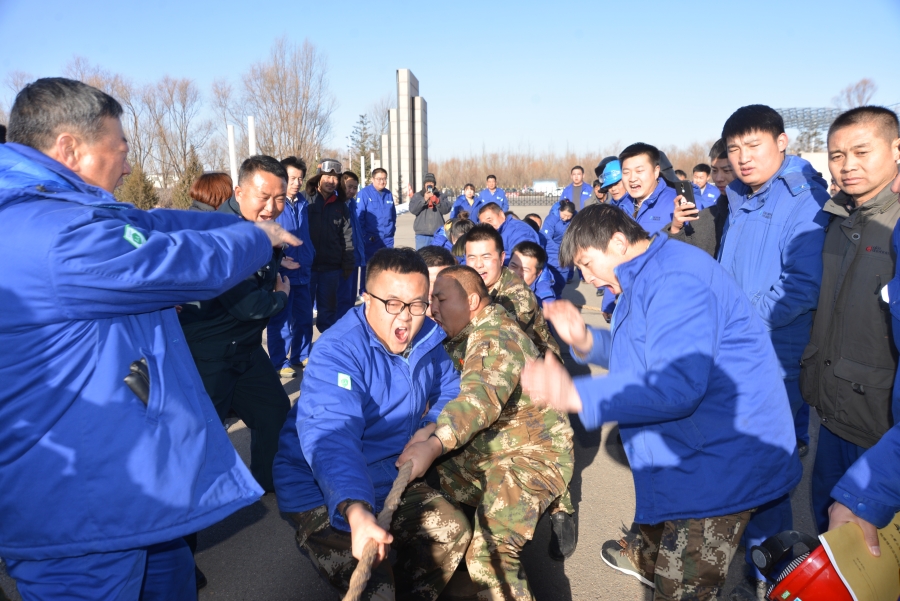 團隊拔河.jpg