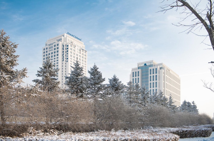 博源集團總部員工清掃積雪