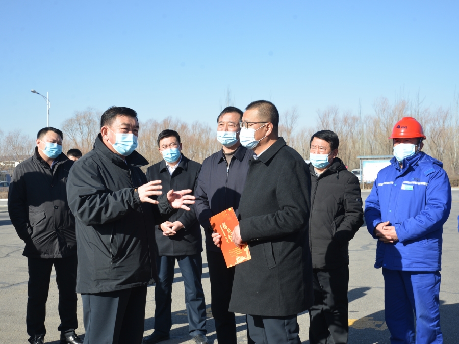 烏審旗委書記額登畢力格到湖區企業慰問