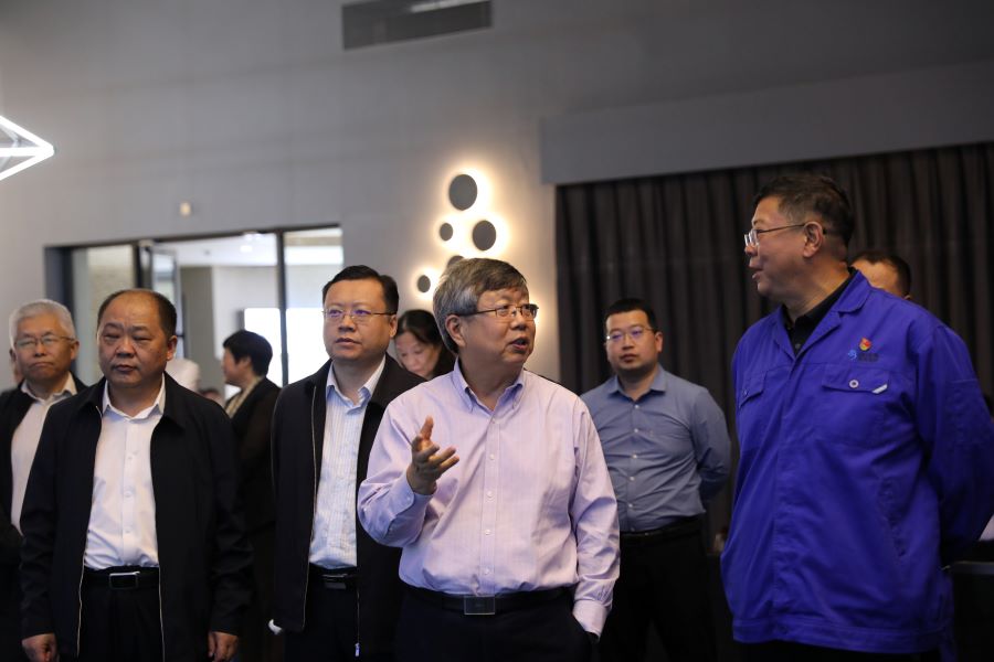 河南省政協(xié)副主席劉炯天到中源化學(xué)公司調(diào)研